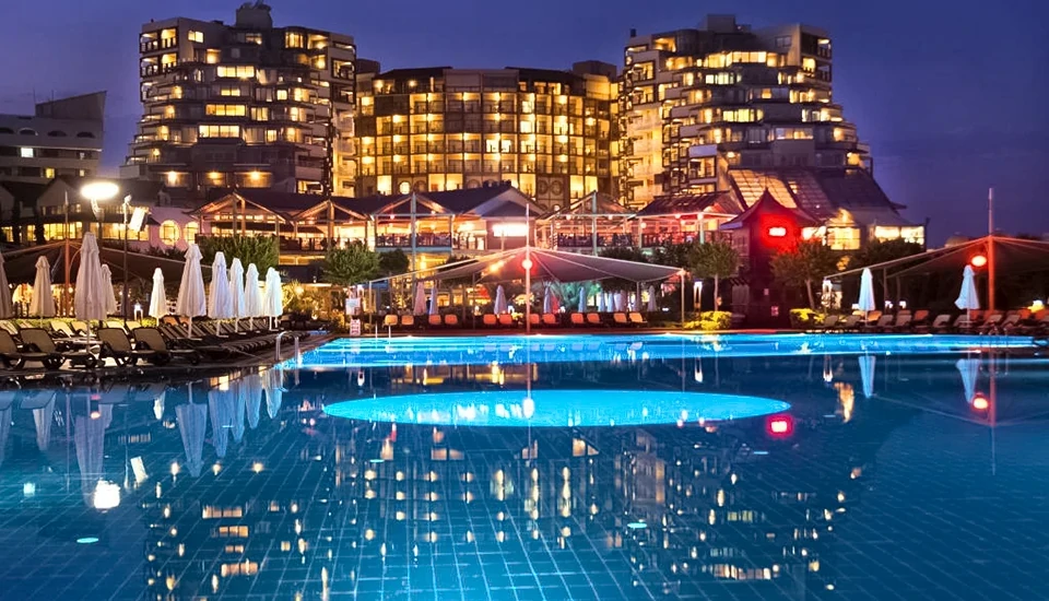 هتل لیماک لارا دلوکس آنتالیا